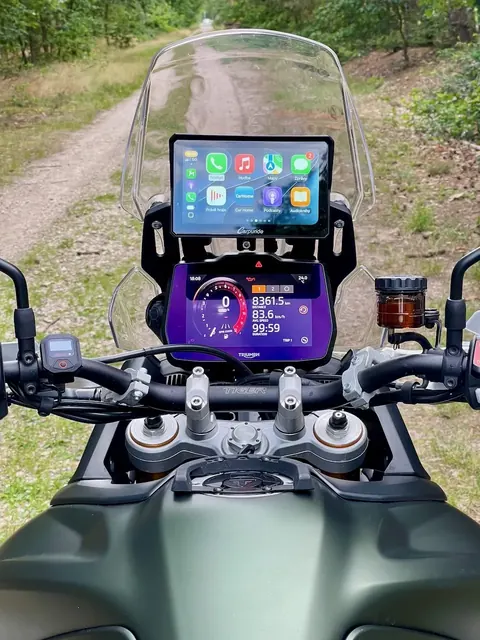 CarPlay displej Carpuride v provozu